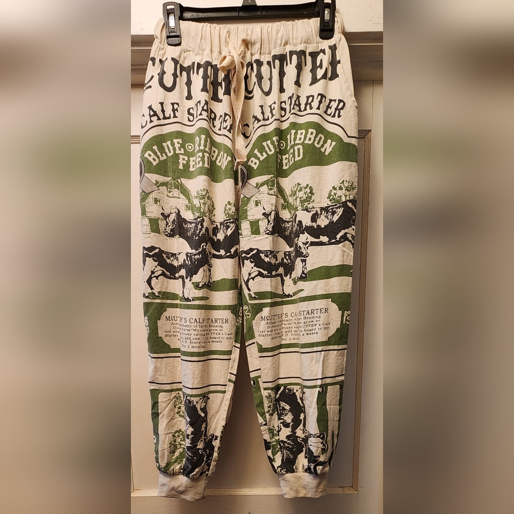 Graphic Green & Cream Women's Jogger Pants
